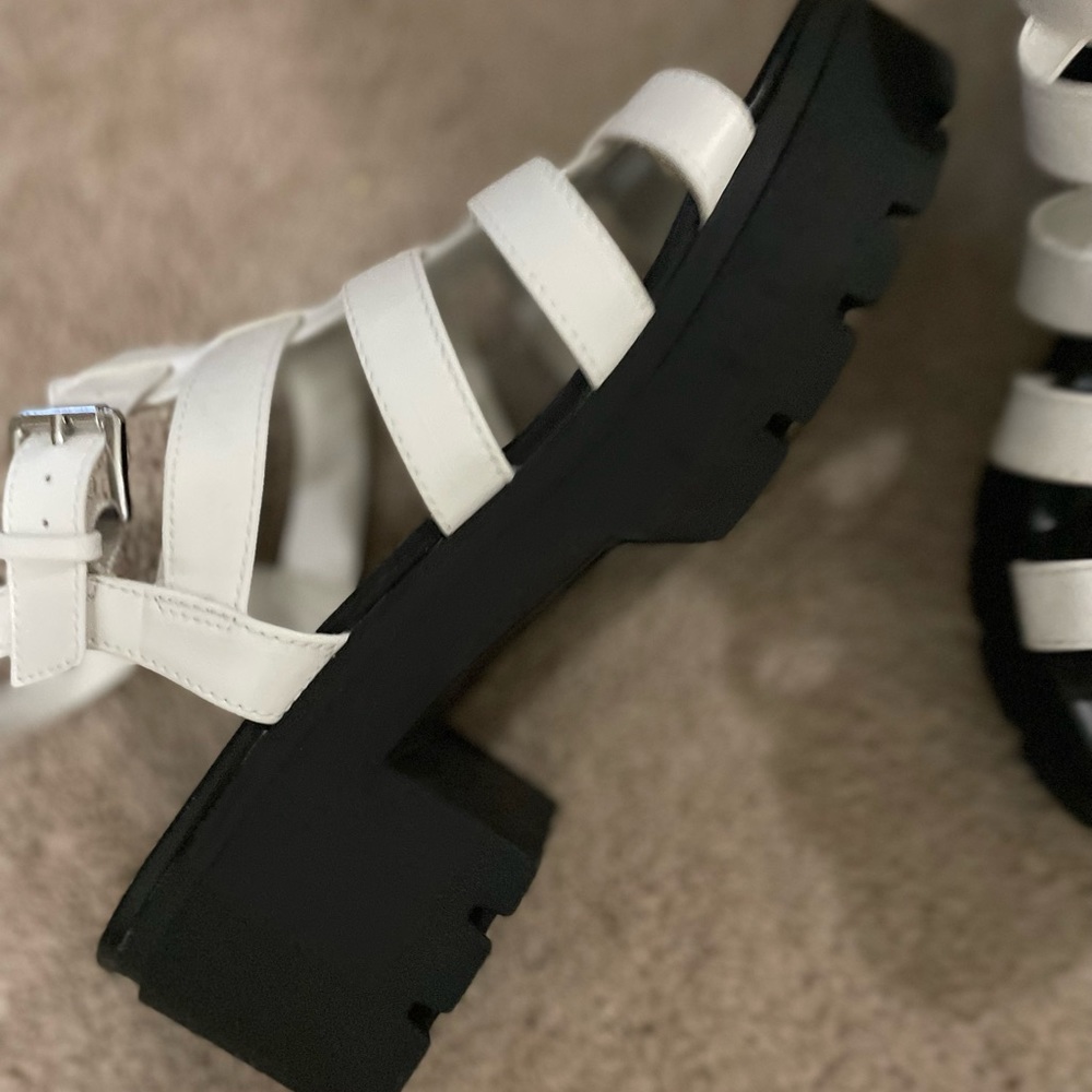 Platform sandals - Picture 2 of 4